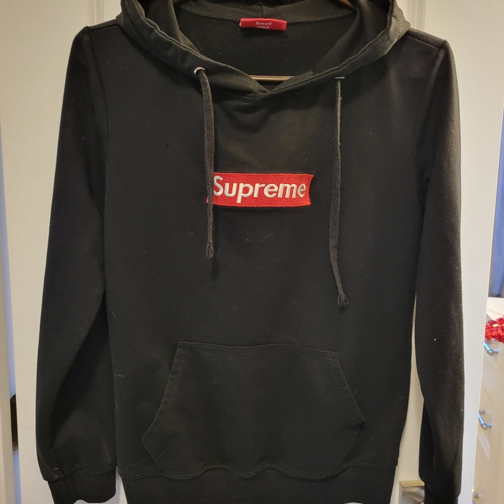 Supreme hoodie